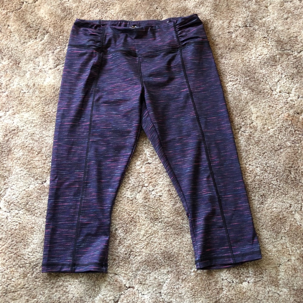 Maurice’s cropped work out pant